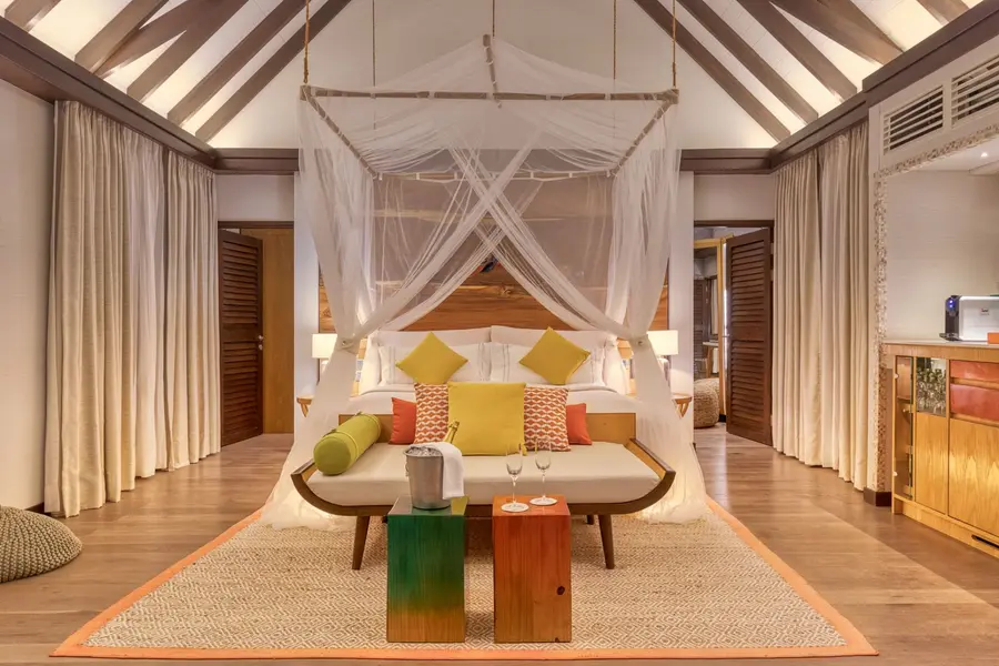 OZEN-LIFE-MAADHOO-Earth-Villa-Bedroom_