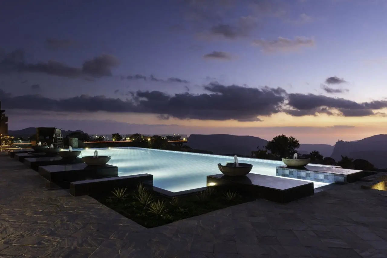 Anantara_Al_Jabal_Al_Akhdar_Resort_Pool_View_Infinity_Pool1