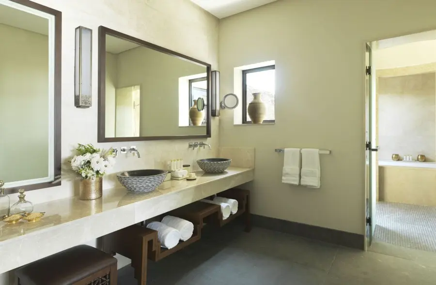 Anantara_Al_Jabal_Al_Akhdar_Resort_Guest_room_amenity_One_Bedroom_Cliff_Pool_Villa_Bathroom