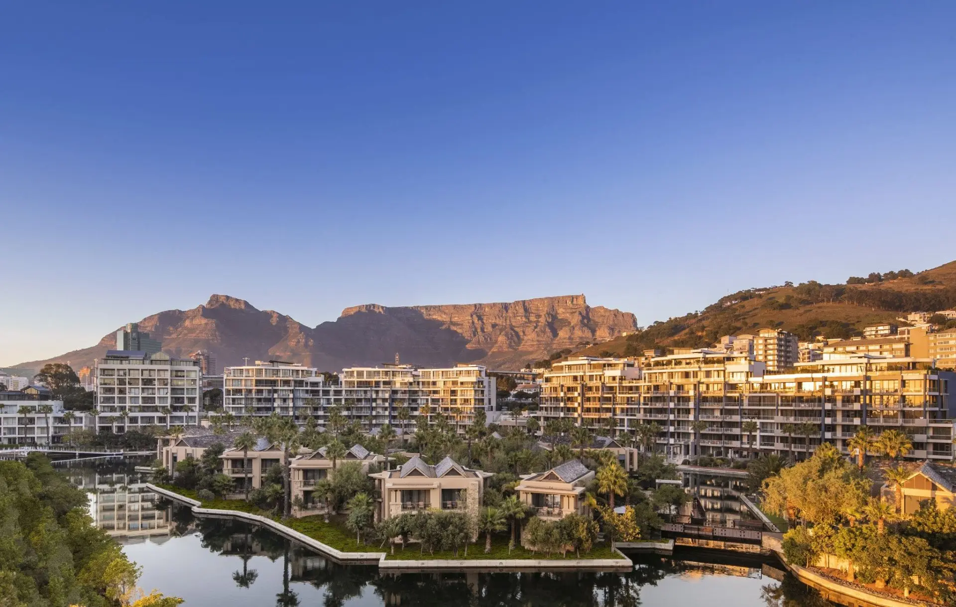 OO_CapeTown_Exterior_TableMountain_View_Alt_0196-HDR_MASTER