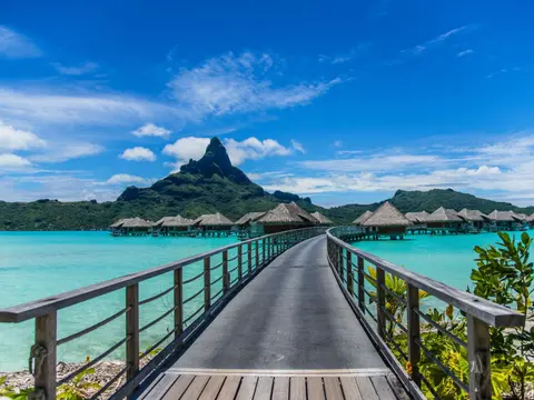 Kopie-Jul22-Bora-©Tahiti-Tourisme_Lei-Tao_Four-Seasons-Resort