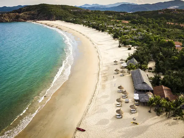 small_22.11.23.Zannier-Hotels-Bai-San-Ho-Beach-3-©️-Frederik-Wissink-for-Zannier-Hotels