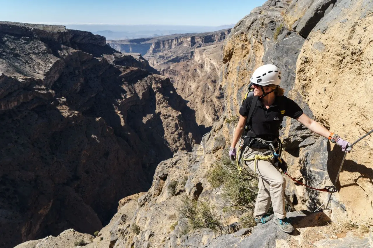 small_Alila-Jabal-Akhdar-The-Alila-Experience-Via-Ferrata-07