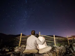 small_Alila-Jabal-Akhdar-Alila-Experience-Stargazing-Couple