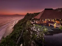 small_The-Bulgari-Bar-Cliff-at-Sunset