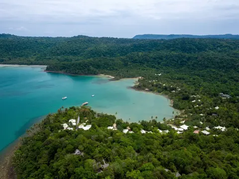 small_11781_Soneva-Kiri-Aerial-View-of-the-Resort