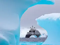 KopieCopy-Scenic-Eclipse-Antarctica-Pleneau_Roger-Pimenta-2
