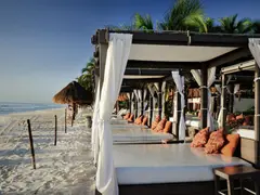 Ana-Y-Jose-Tulum-small2