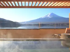 small_Japanese-hot-spring-with-view-of-the-mountain-Fuji_Exo_21.7.23