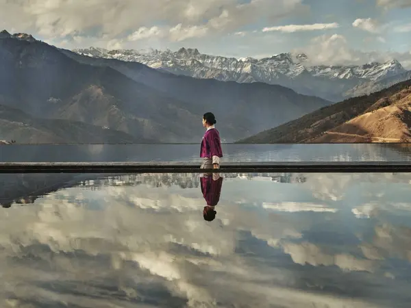 small_Six-Senses_Thimphu-Palace-in-the-Sky-Reflecting-Pond_08.11.23