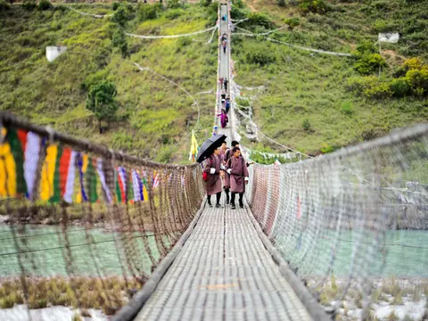 small_Six-Senses_Suspension_bridge_in_Punakha_08.11.23