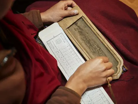 small_Six-Senses_Samteling_Lhakhang_astrology_reading_08.11.23