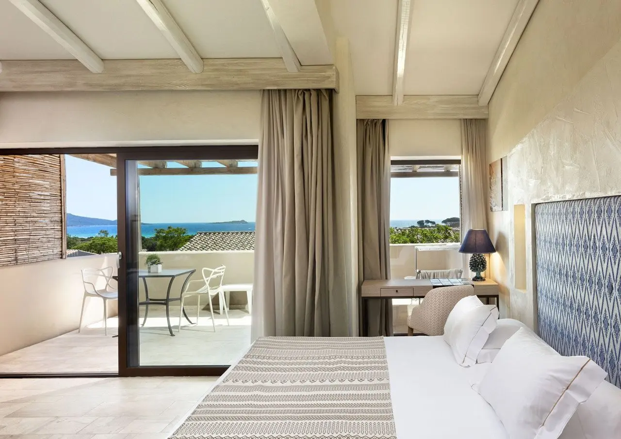 Baglioni_Resort_Sardinia_Junior_Suite_Sea_View_2