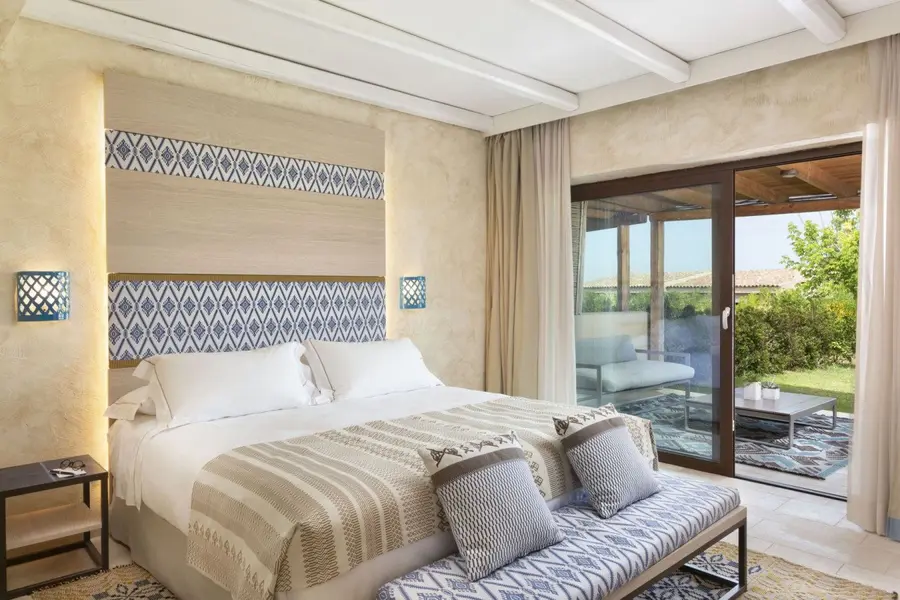 Baglioni_Resort_Sardinia_Rooftop_Terrace_Suite_Bedroom1