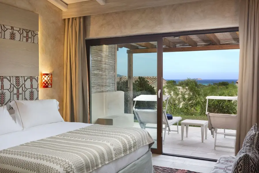 Baglioni_Resort_Sardinia_San_Pietro_Suite_Bedroom_2