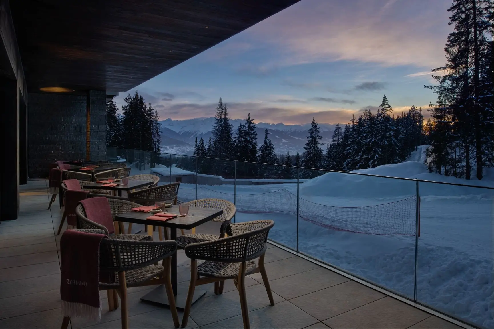 Six Senses Crans-Montana Byakko Terrace ©Six Senses Hotels Resorts & Spas