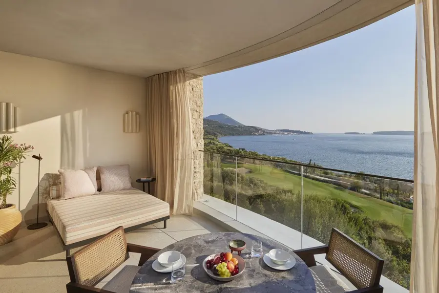 Mandarin Oriental, Costa Navarino - Deluxe Bay View Junior Suite Terrace