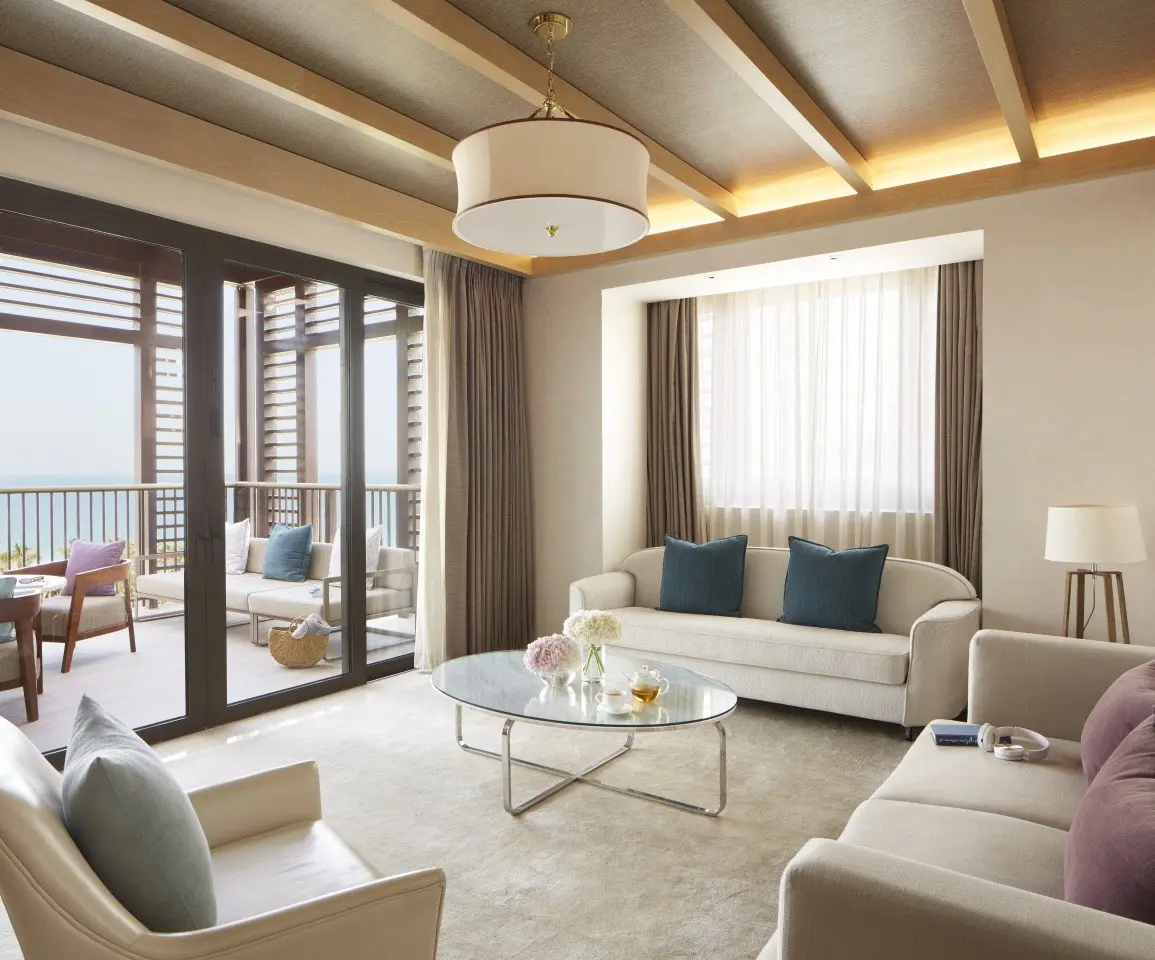 Jumeirah Al Naseem - Family Suite - Living Area 1