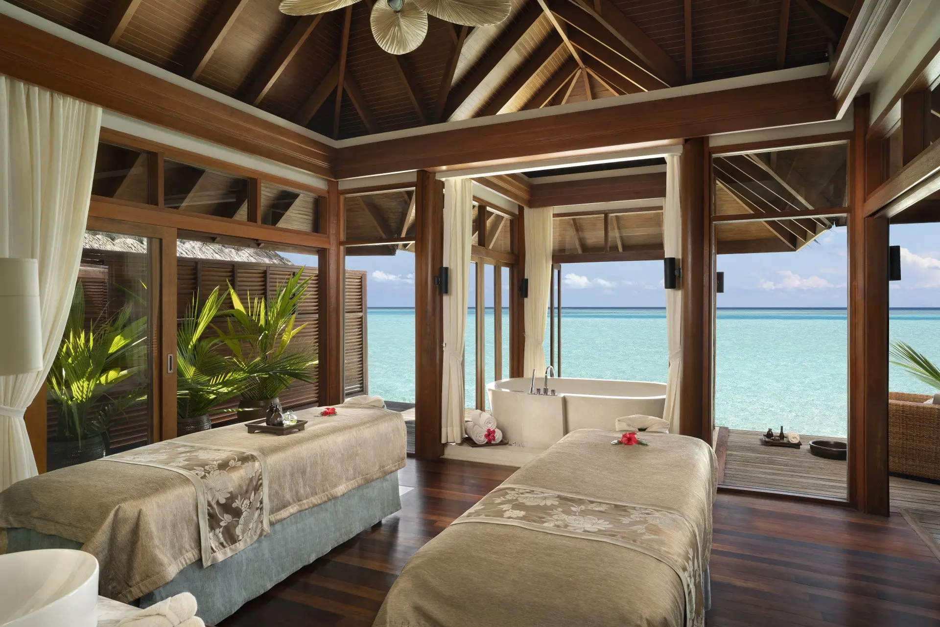 Anantara_Dhigu_Maldives_Resort_Spa_Treatment_Room