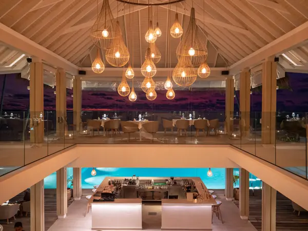 Baglioni_Resort_Maldives_Gusto+PoolBar_2