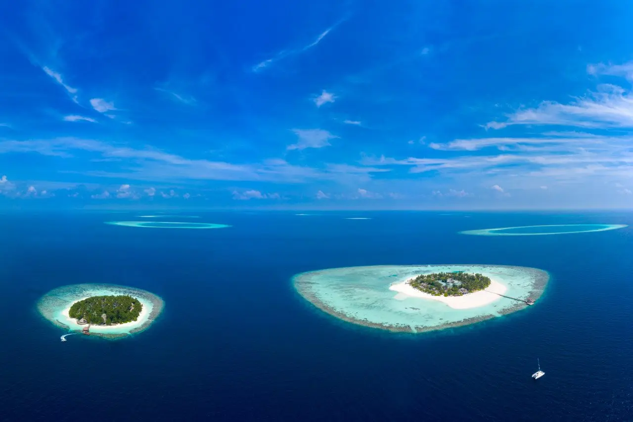 Banyan Tree Vabbinfaru and Angsana Ihuru Aerial