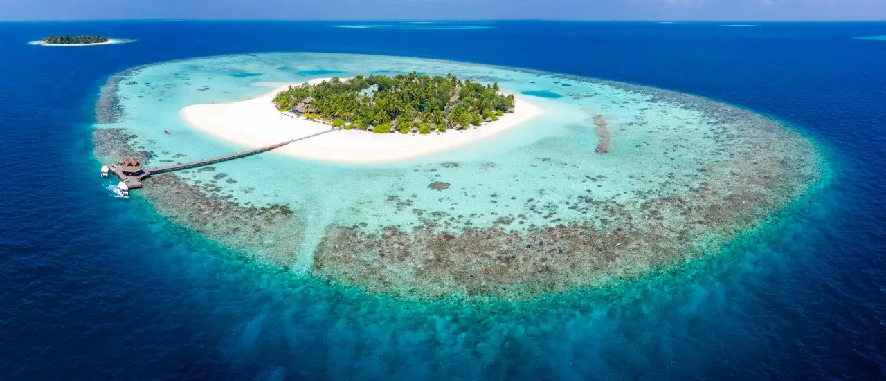 Banyan Tree Vabbinfaru Main Island Aerial view