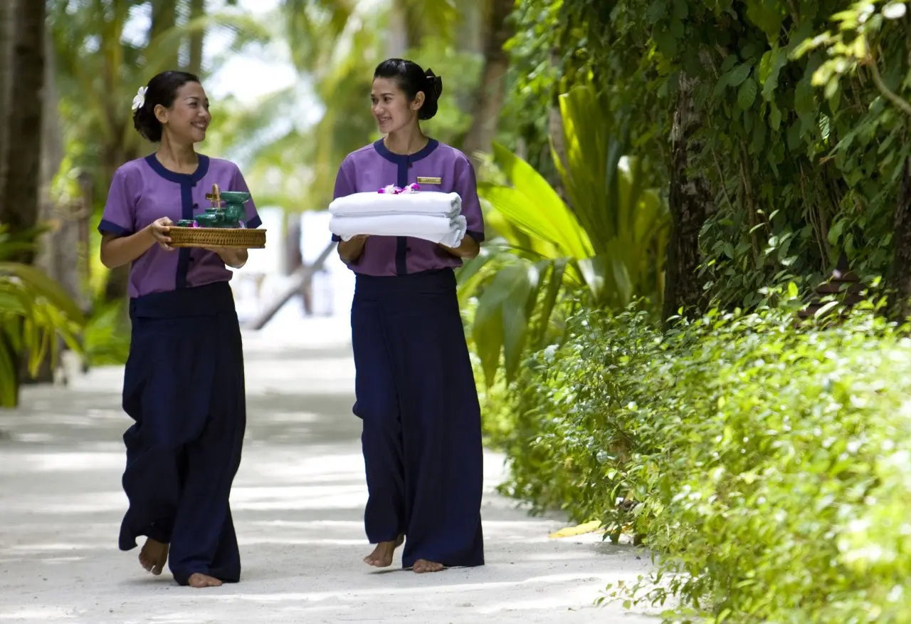 Banyan Tree Vabbinfaru Spa Therapists(1)