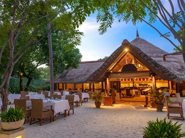 Banyan Tree Vabbinfaru Ilafathi Restaurant_Evening