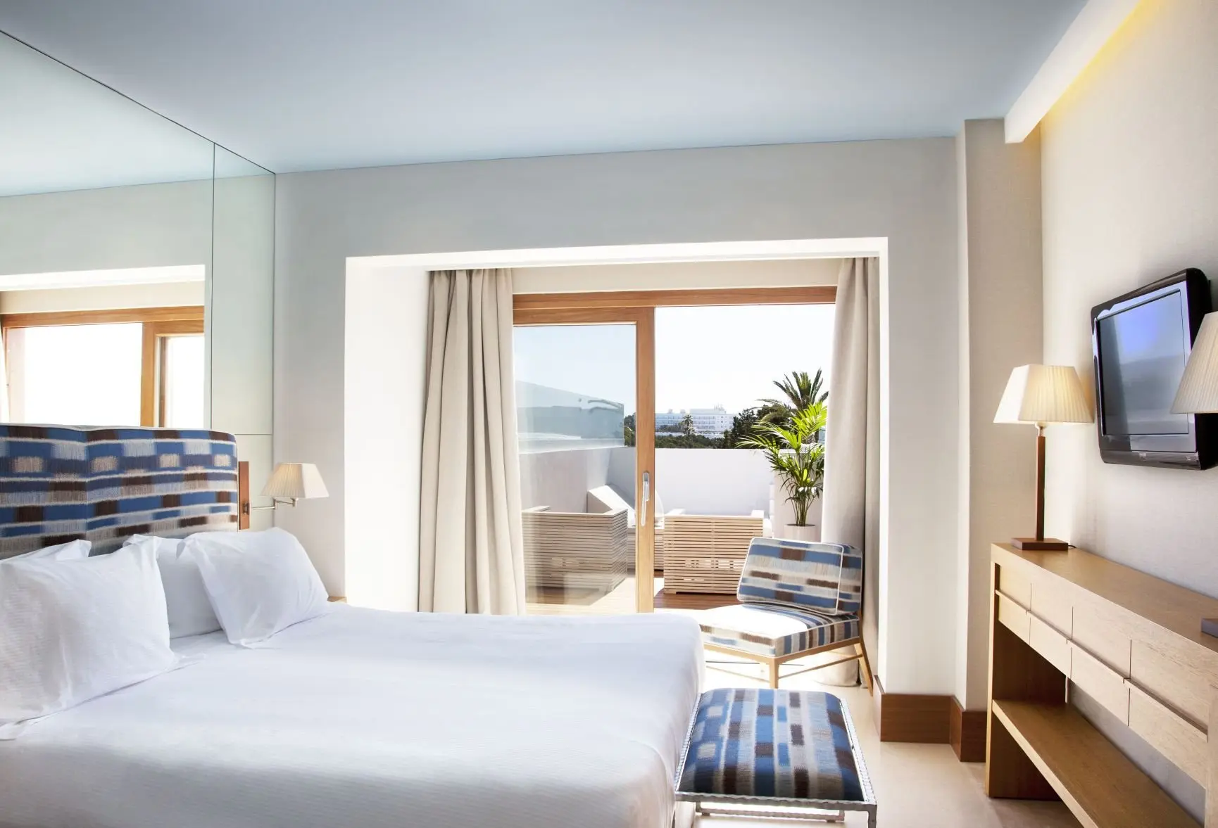 room-sunrise-seaviews-hotel-gecko-beach-club-formentera