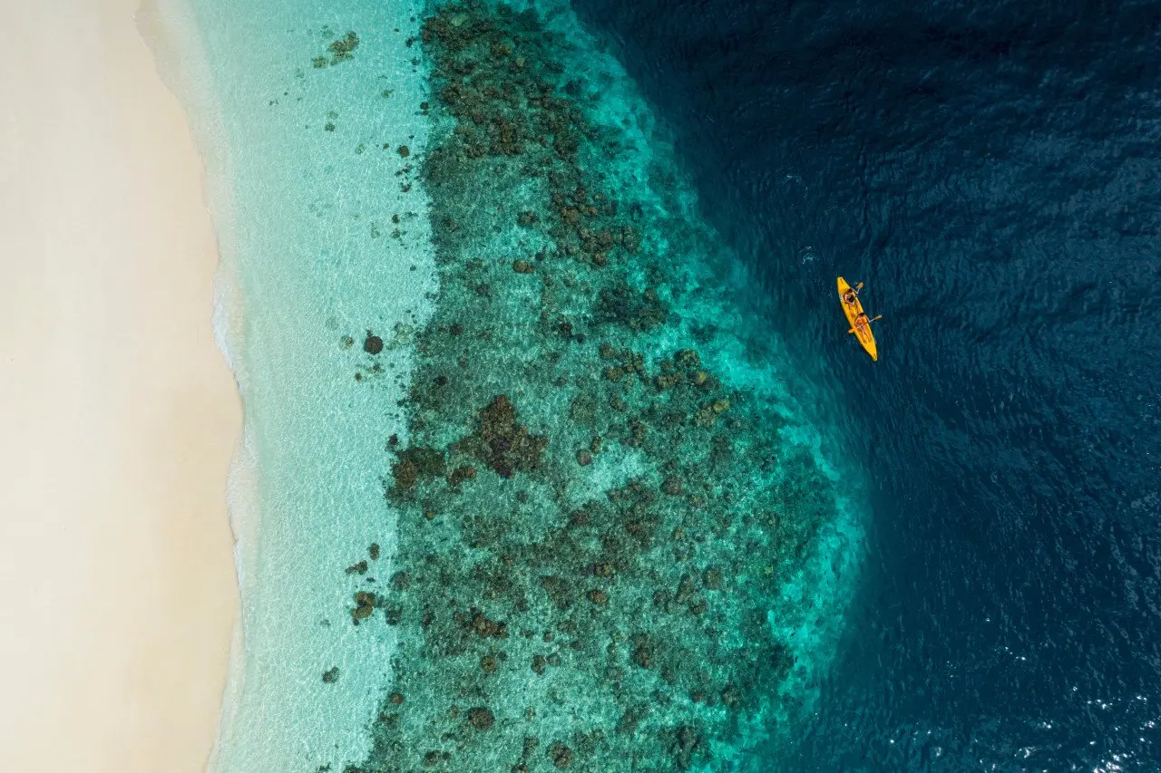 dh Ihuru Kayak Aerial