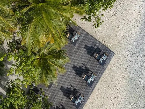 dh-ihuru-riveli-restaurant-vertical-01