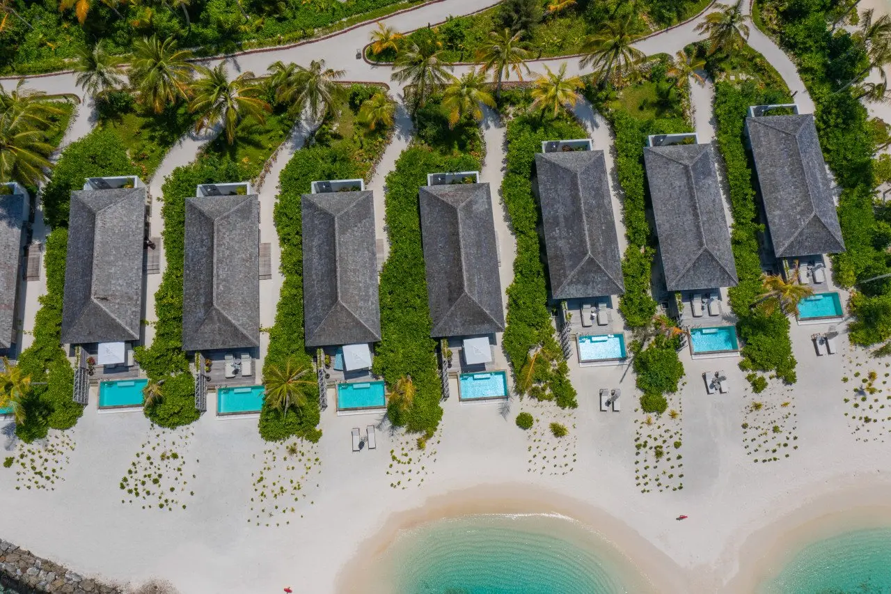 KagiMaldivesIsland_BirdseyeViewBeachPoolVillaExteriorAerial7