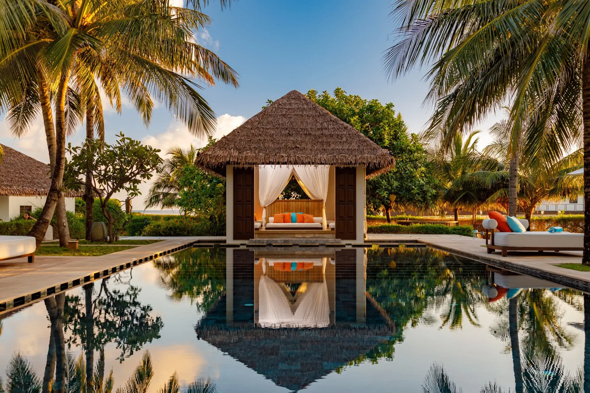 OZEN RESERVE BOLIFUSHI - Main Pool - Cabana 1