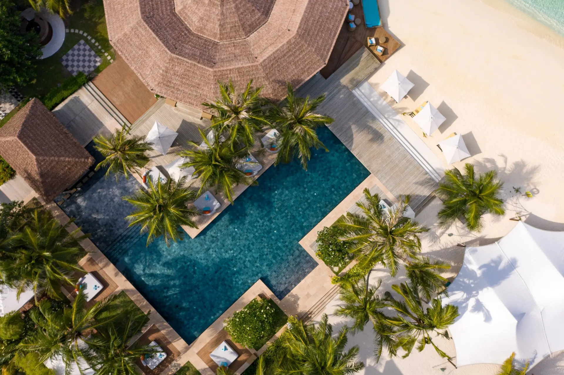 OZEN RESERVE BOLIFUSHI - Main Pool Aerial 1