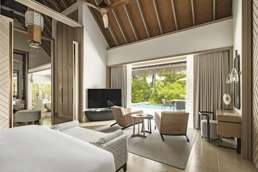 5. King Grand Beach Villa_Bedroom View