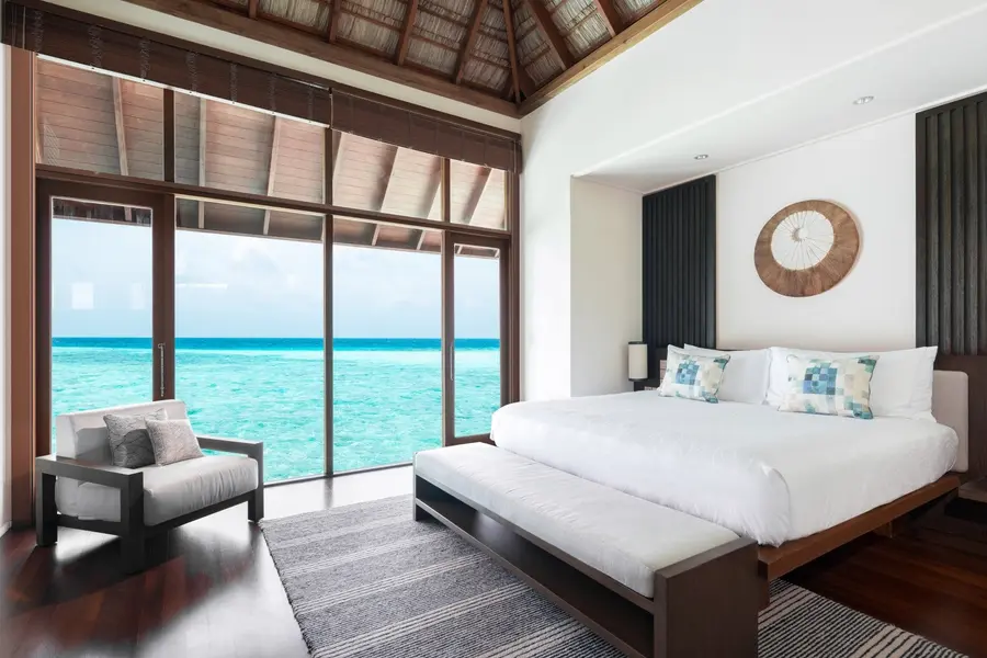 03_Grand-Water-Villa-Bedroom-credit-Yashrib-Ahmed_edit