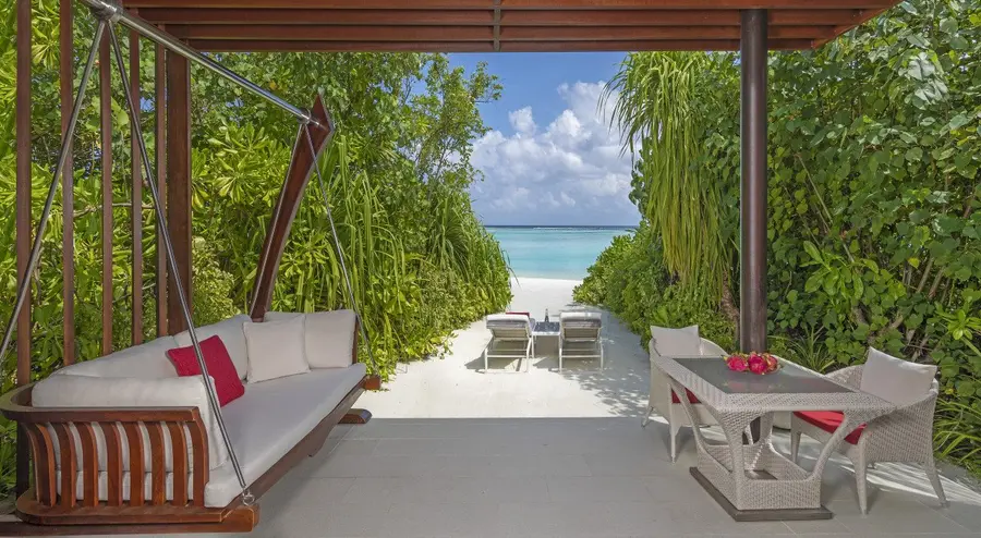 Niyama_Private_Islands_Maldives_Beach_Pool_Villa_Details_Patio