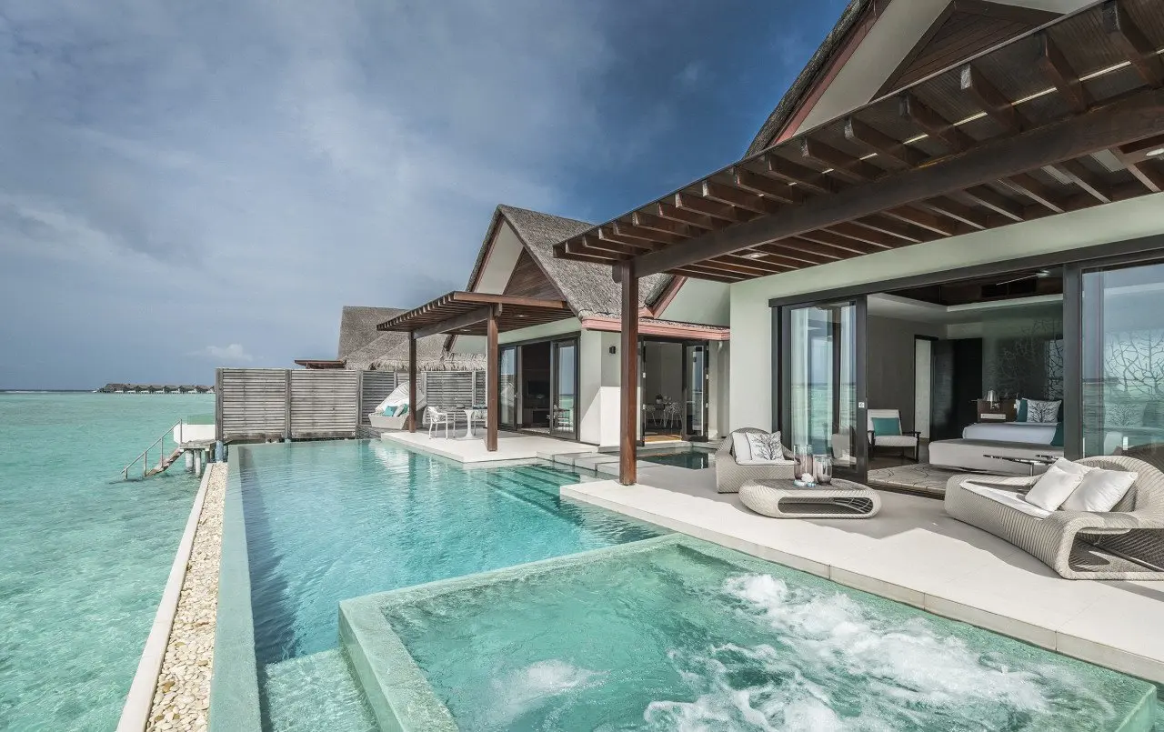 One Bedroom Ocean Pool Pavilion (outdoor deck)