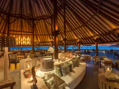 Denis-Private-Island_Restaurant-Lounge-001