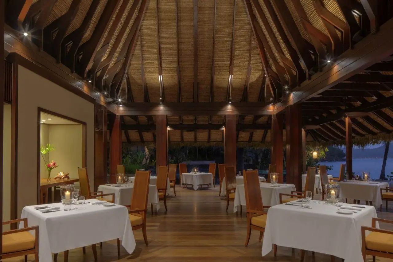 anantara-maia-seychelles-villas-restaurant-5