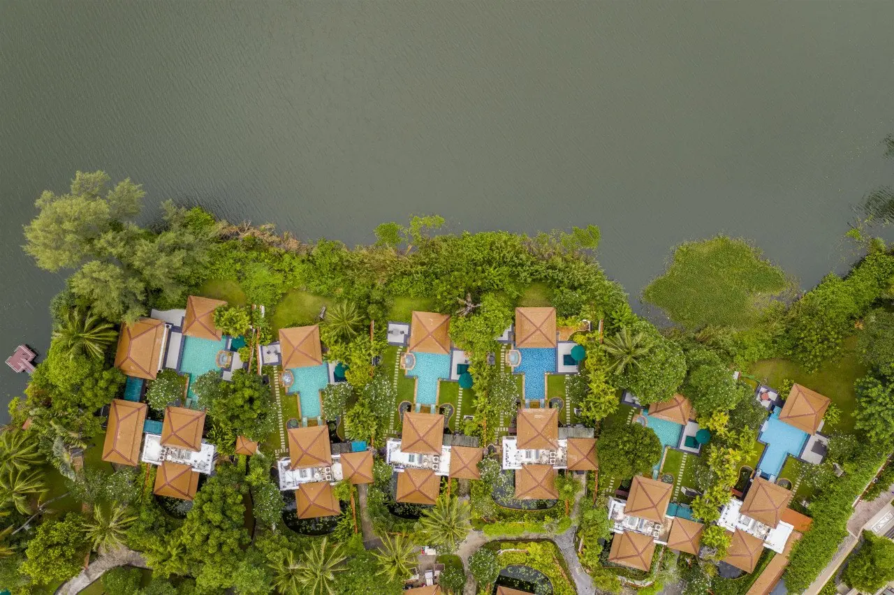 121869124-H1-Aerial_Spa_Pool_Villas_-_Banyan_Tree_Phuket