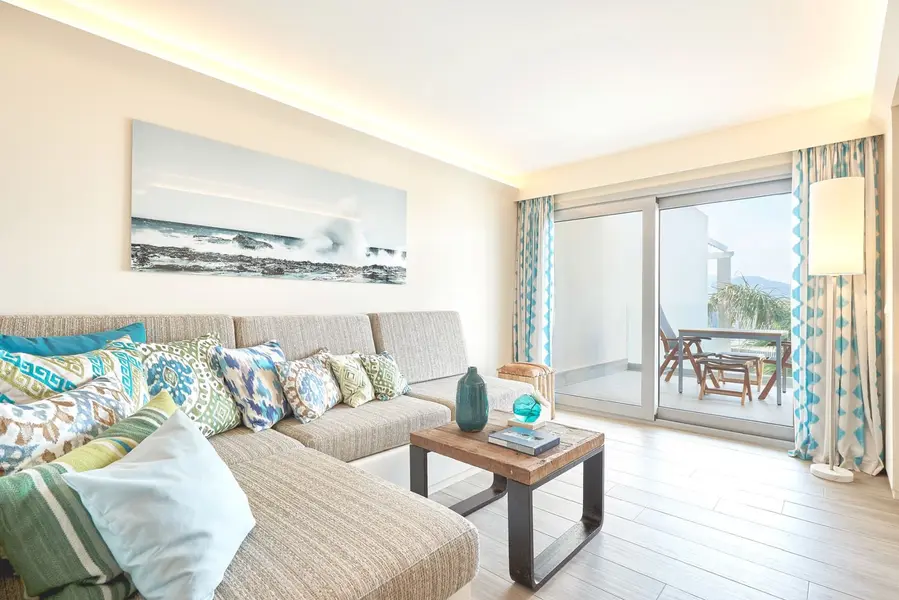 7P_Laguna-Suite-Sea-View_5_W