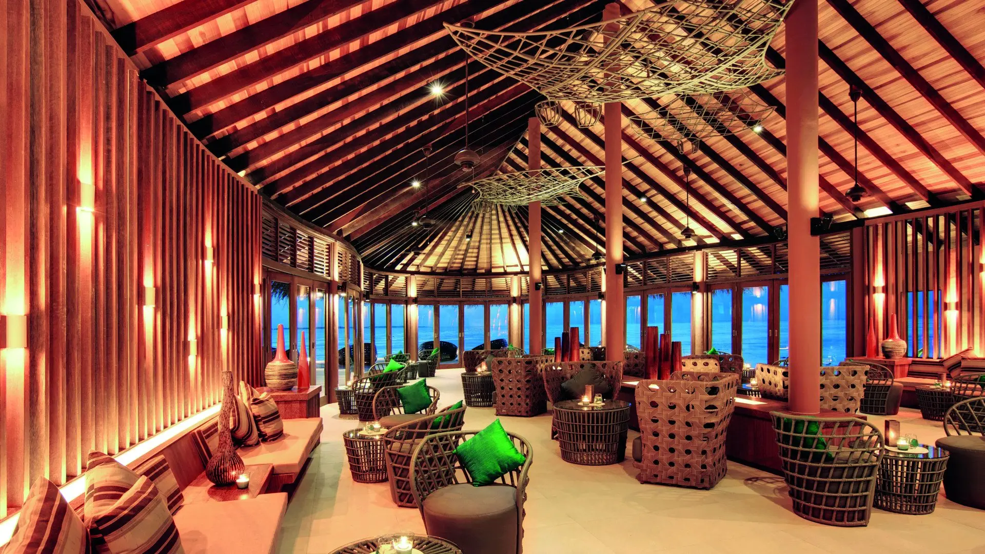 Hideaway Maldives dining Meeru Grill and bar (14)