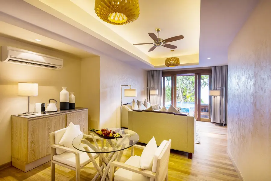 Lily_Beach_Beach_Residence-Dining