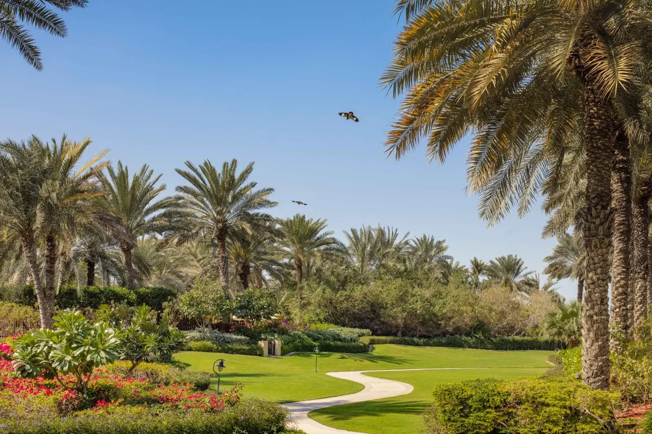 OO_RoyalMirage_Exteriors_Residencies_Gardens_Path_1043_MASTER