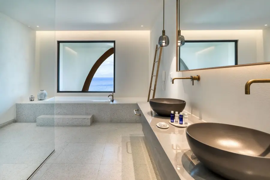 Grand Opal Suite Bathroom 1