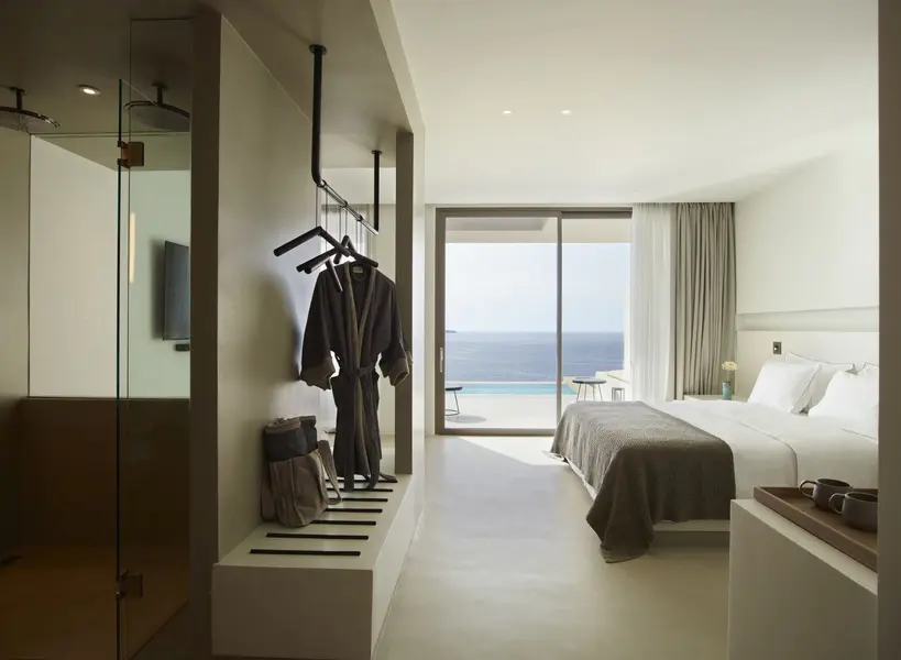 White Coast Suite with Private Pool 02