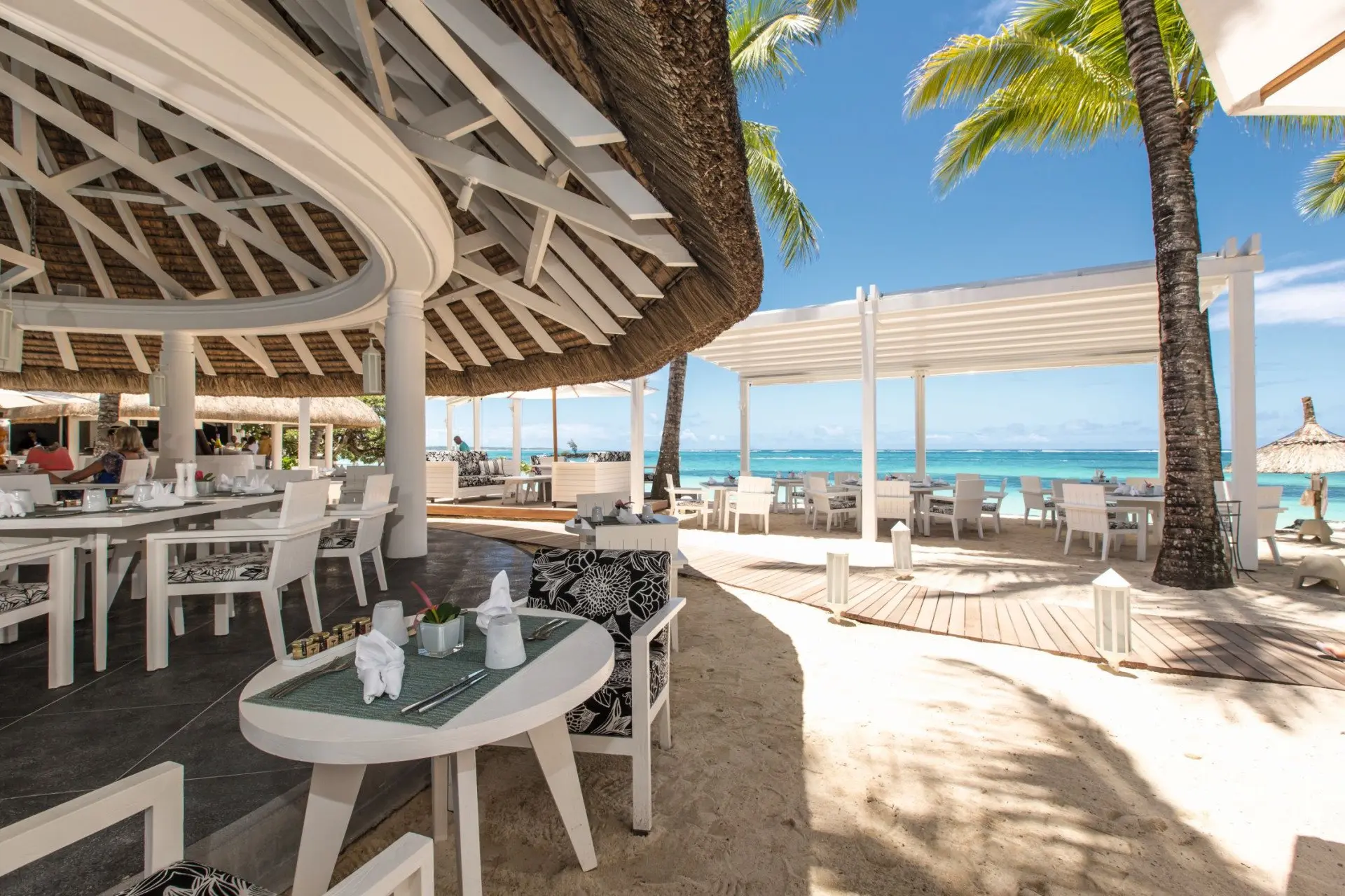 belle-mare-beach-restaurant-la-kaze-17_hd