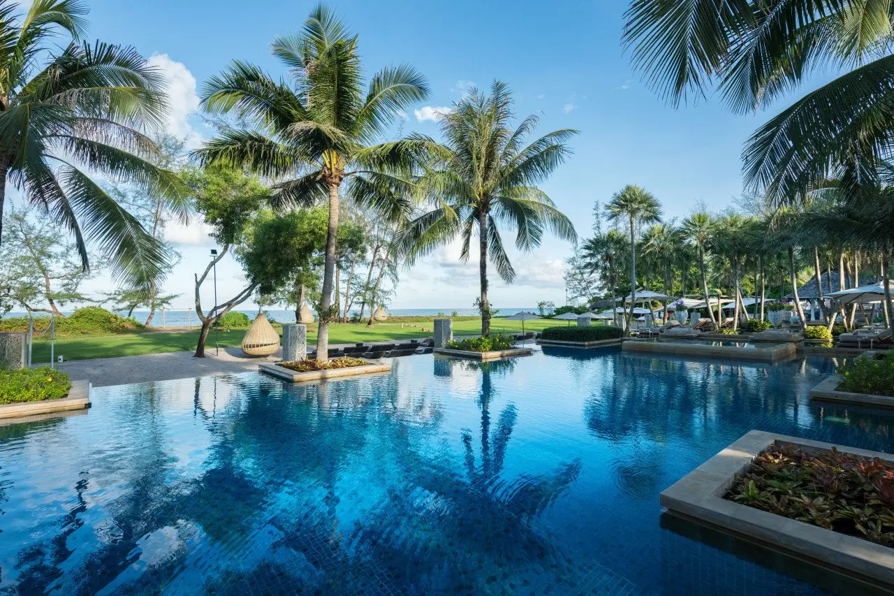 Anantara_Mai_Khao_Phuket_Villas_Pool_view_Infinity_Pool_with_Beach_View