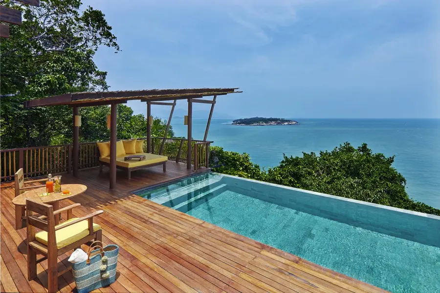 05.Ocean Front Pool Villa Suite (1)